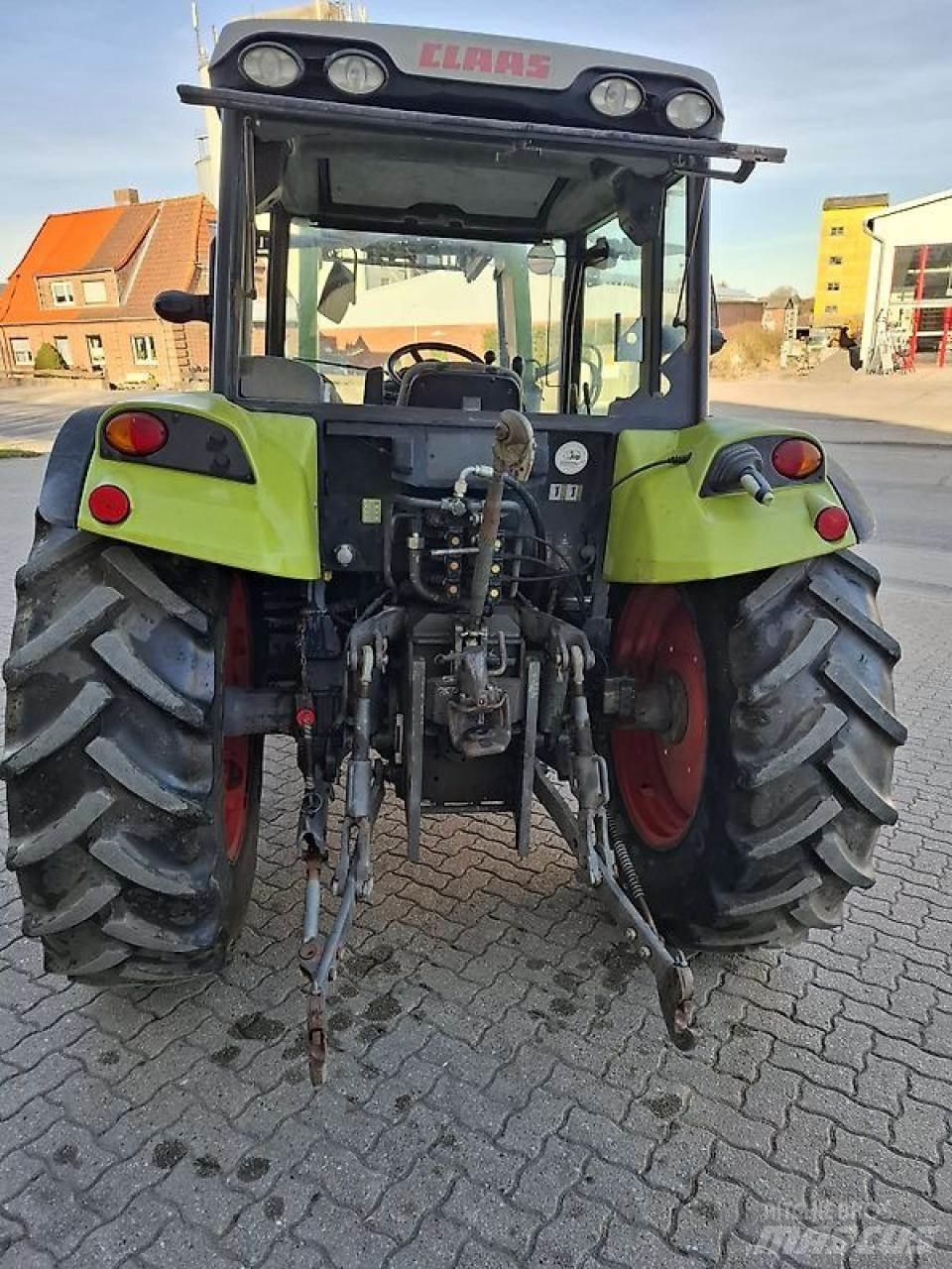 CLAAS AXOS 330 CX Traktoriai