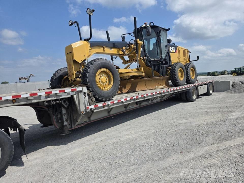CAT 140 M 2 Greideriai
