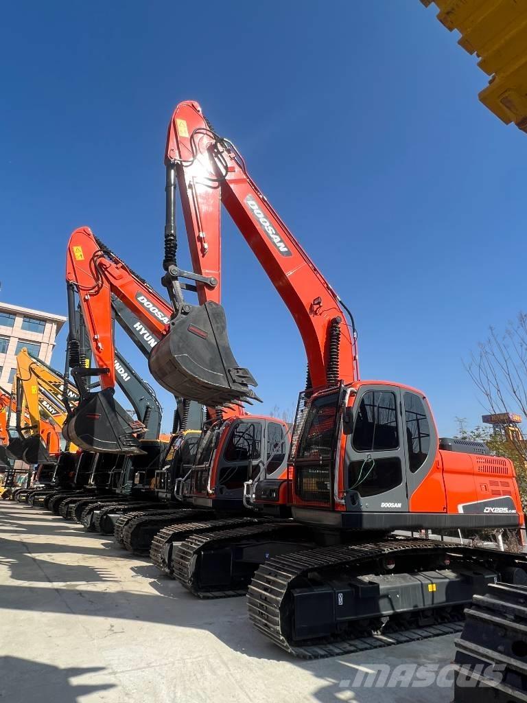 Doosan DX 225 Vikšriniai ekskavatoriai