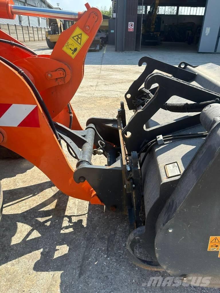 Komatsu WA 80 M-8 Naudoti ratiniai krautuvai