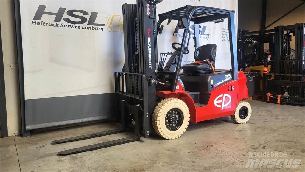  EFL253 Elektriniai šakiniai krautuvai