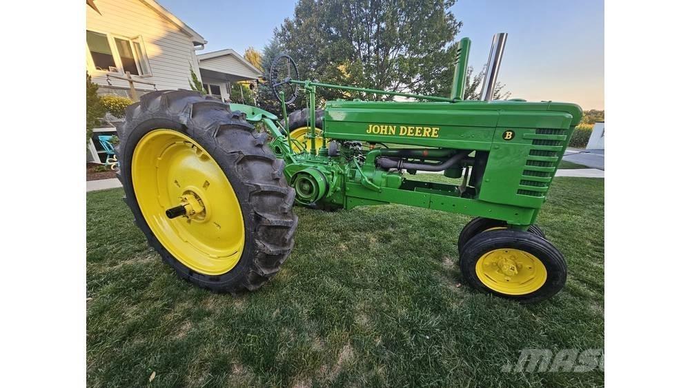 John Deere B Ekskavatoriai