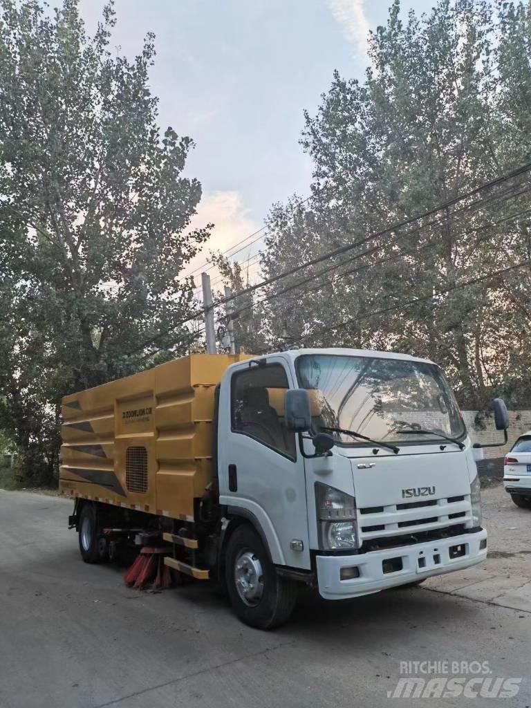 Isuzu ELF Šlavimo sunkvežimiai