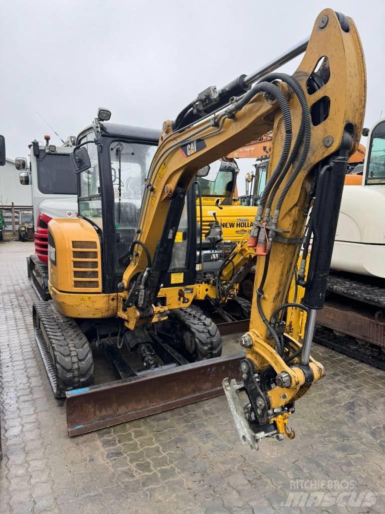 CAT 302.7 D Mini ekskavatoriai < 7 t