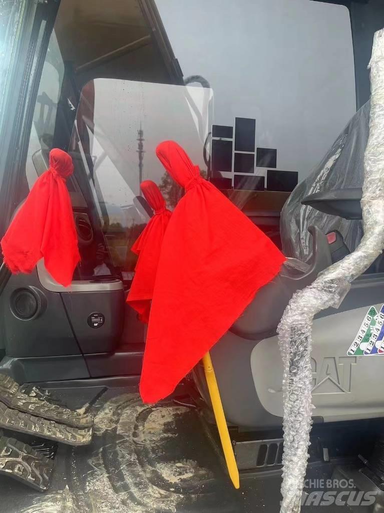 CAT 313D2GC Vidutinės galios ekskavatoriai 7-12 t