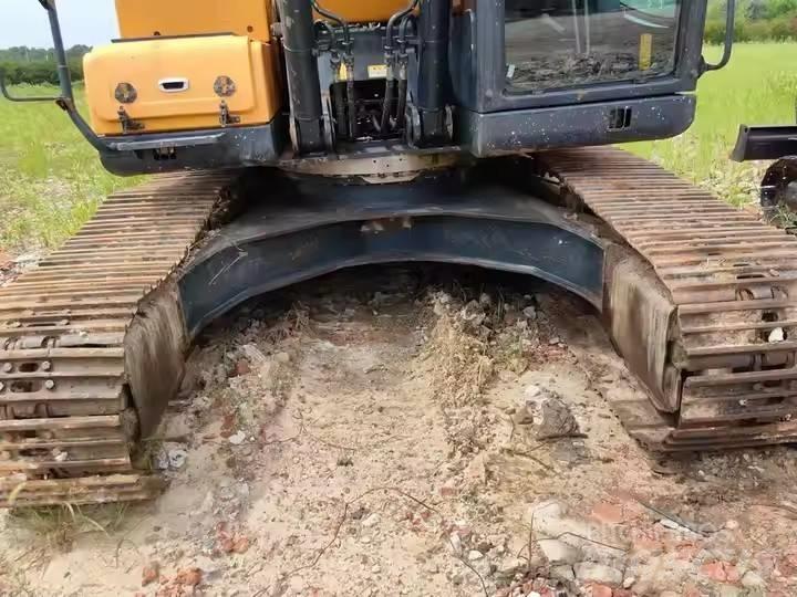 Hyundai 225LVS Vikšriniai ekskavatoriai