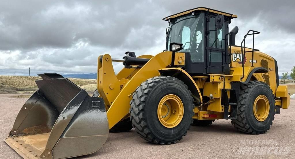 CAT 950M Naudoti ratiniai krautuvai