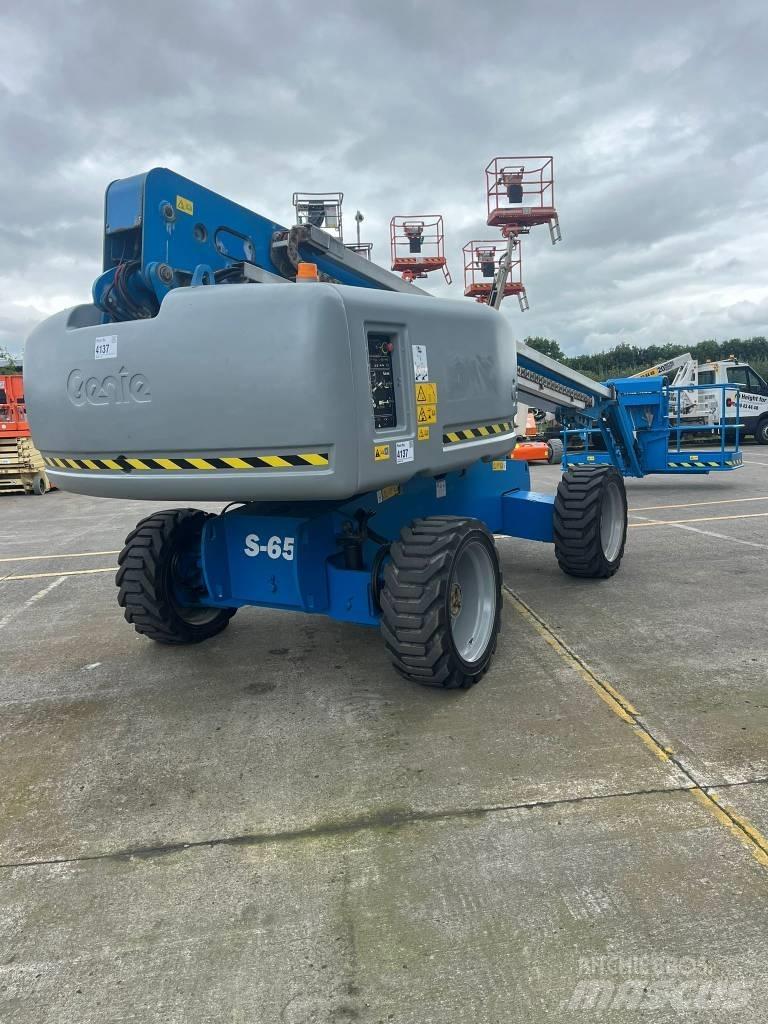 Genie S 65 Teleskopiniai keltuvai