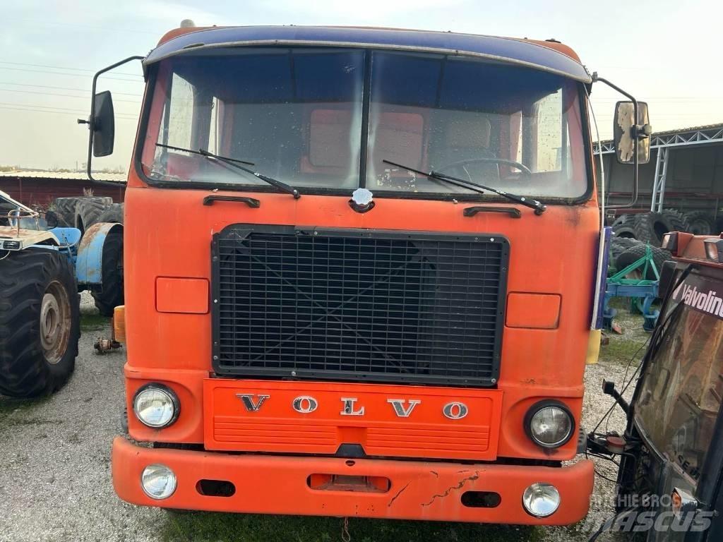 Volvo F 88 Savivarčių priekabų vilkikai