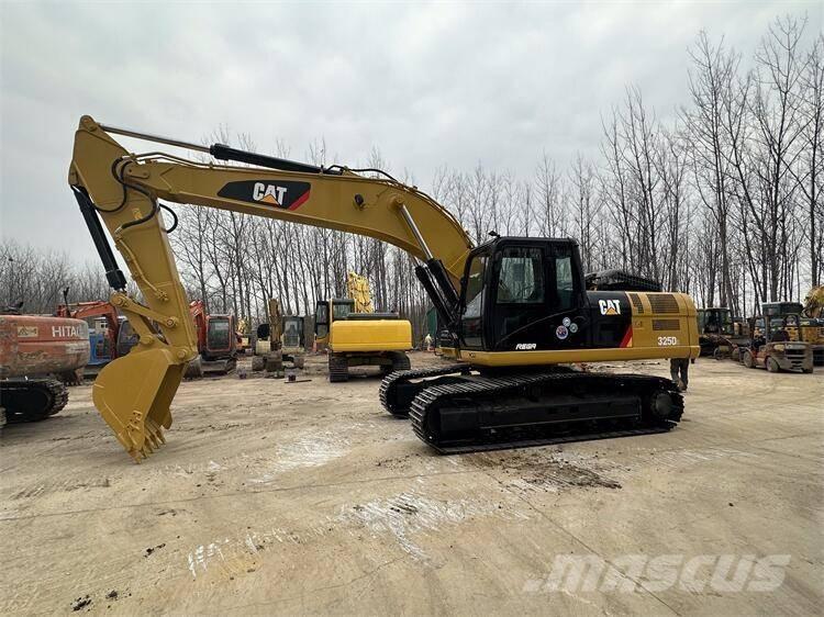 CAT 325D2 Vikšriniai ekskavatoriai