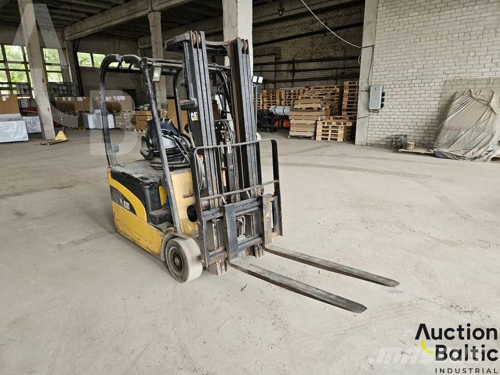 CAT EP 16 NT Elektriniai šakiniai krautuvai