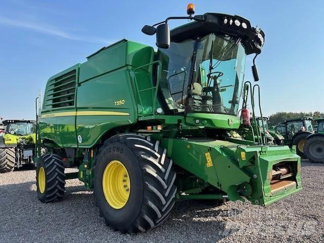 John Deere T 550 Derliaus nuėmimo kombainai