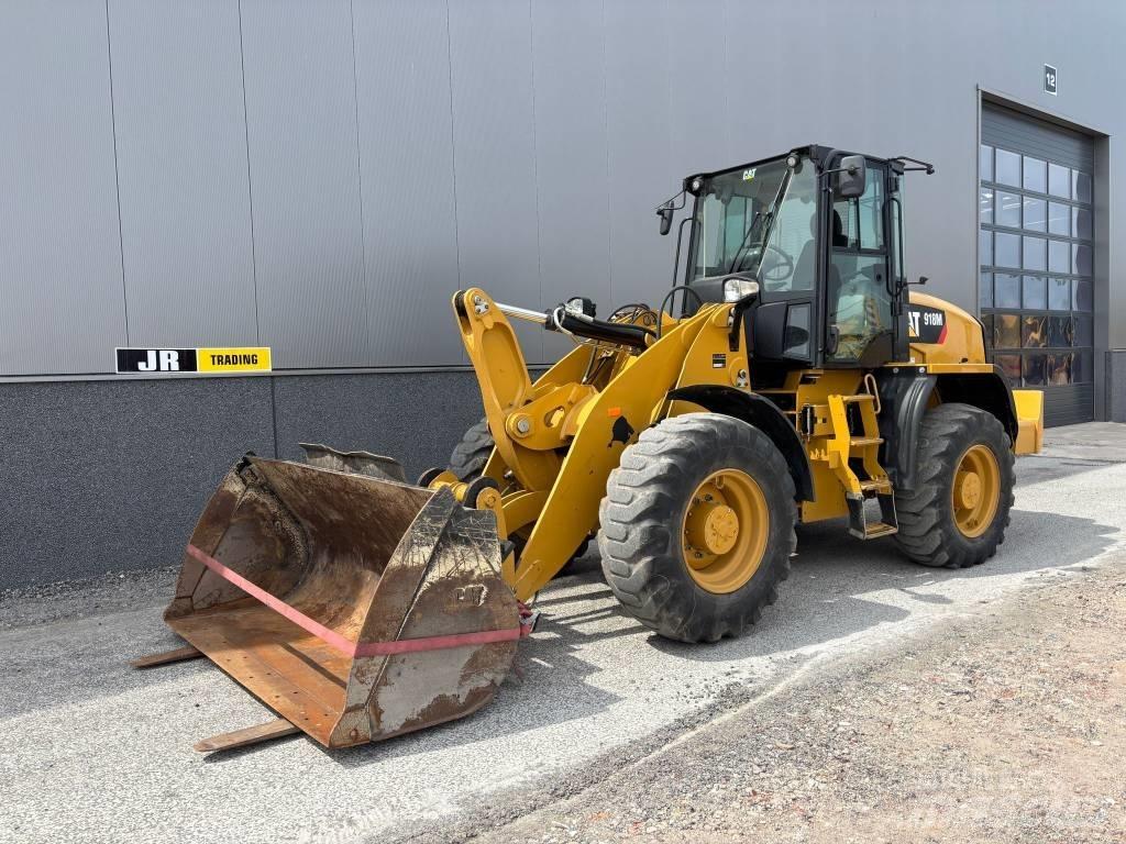 CAT 918 M Naudoti ratiniai krautuvai