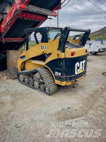 CAT 257 B Krautuvai su šoniniu pasukimu