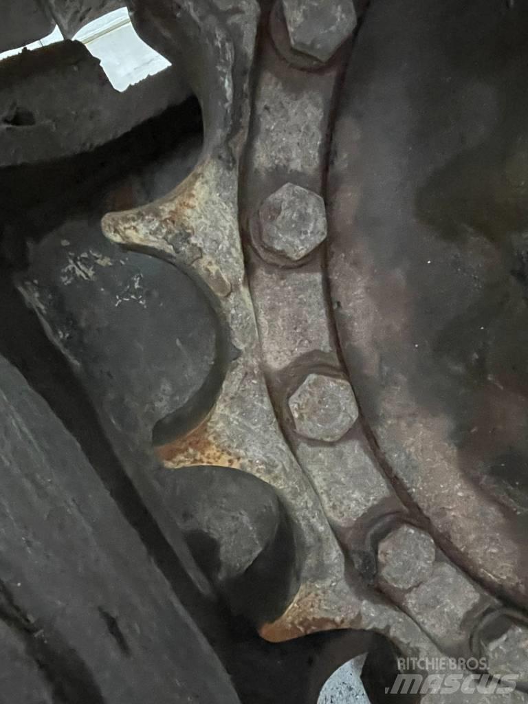 Komatsu PC 210 Vikšriniai ekskavatoriai