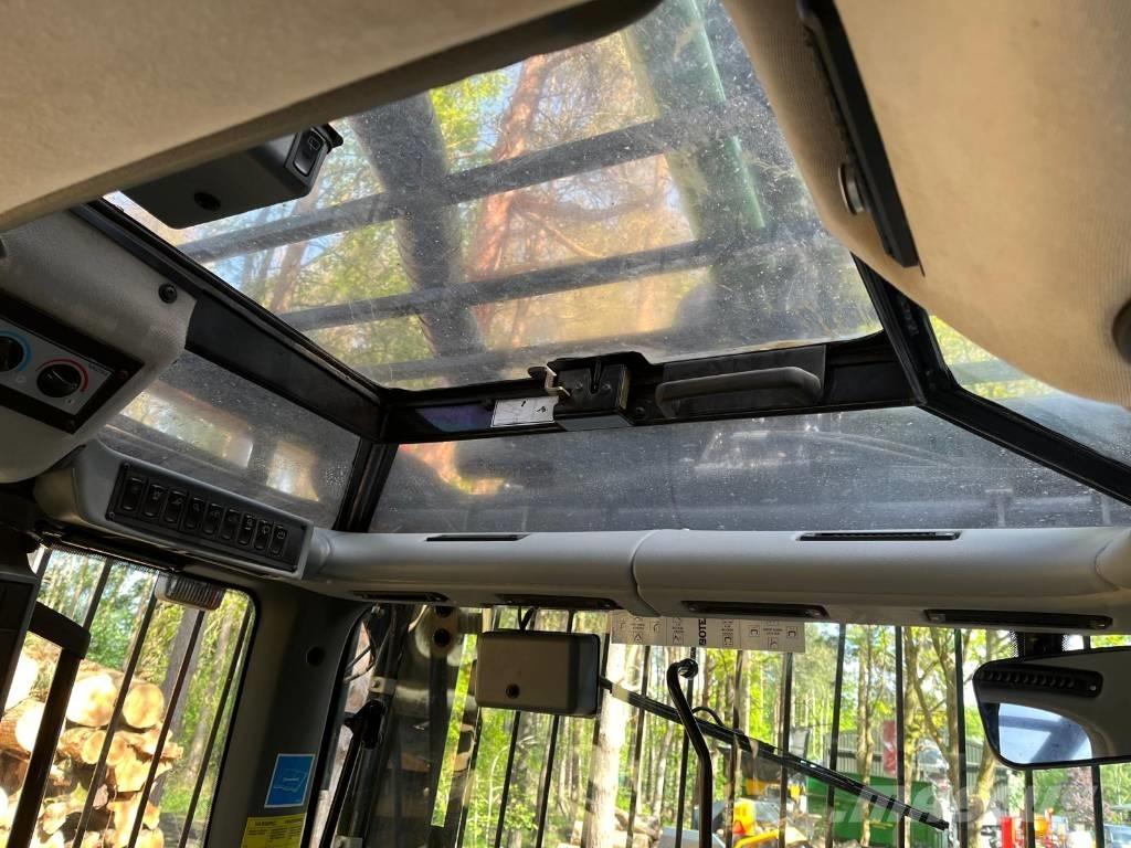 Valtra T183 Versu Traktoriai