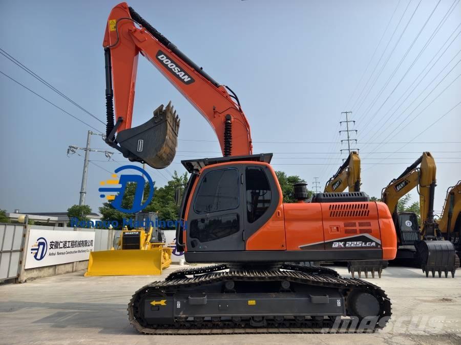 Doosan DX 225 LCA Vikšriniai ekskavatoriai