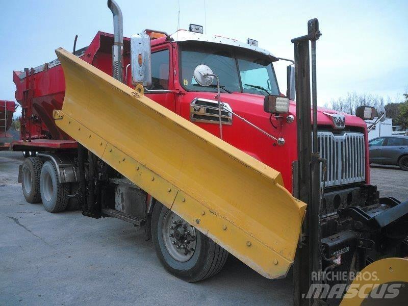 Western Star 4700 SB Sniego peiliai ir valytuvai