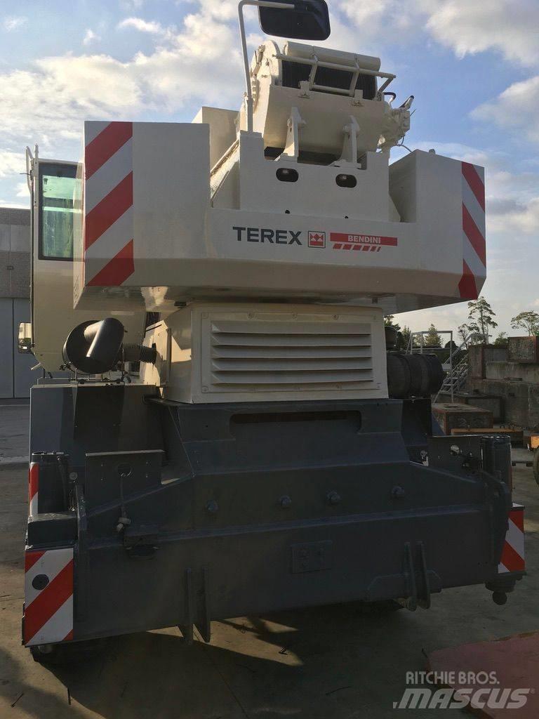 Terex A 450 Neapdoroto reljefo kranai