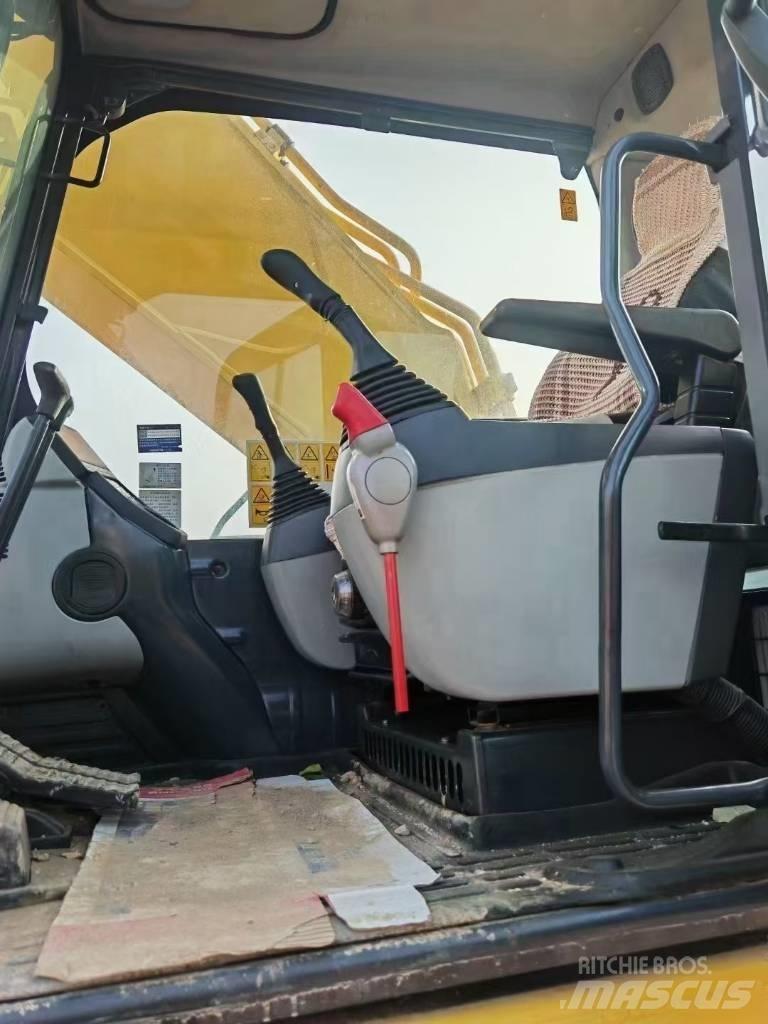 Komatsu 400-8R Vikšriniai ekskavatoriai
