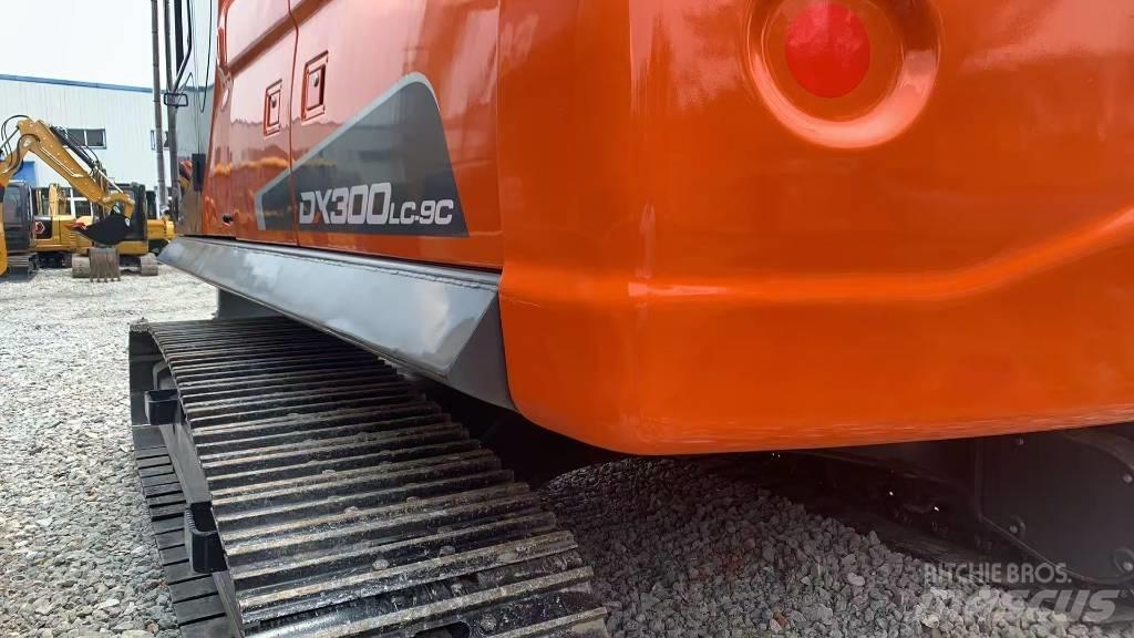 Doosan DX 300 Vikšriniai ekskavatoriai
