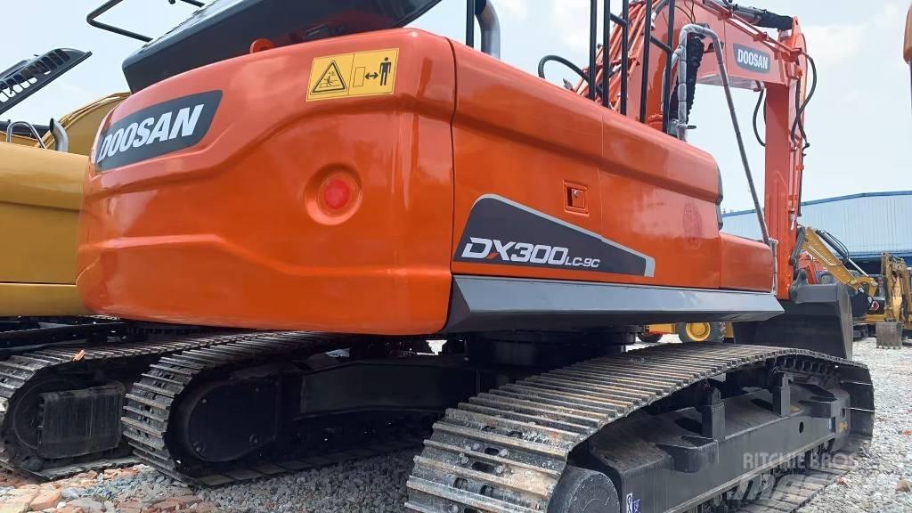 Doosan DX 300 Vikšriniai ekskavatoriai