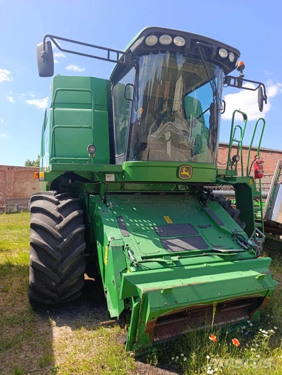 John Deere W650 Derliaus nuėmimo kombainai
