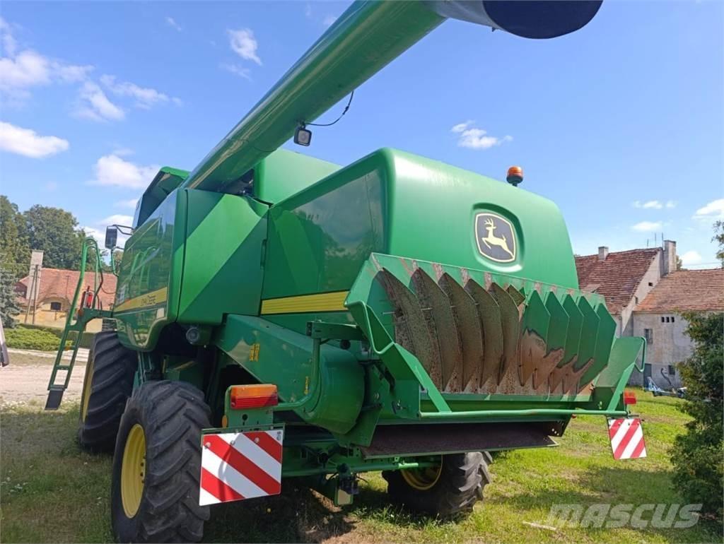 John Deere W650 Derliaus nuėmimo kombainai