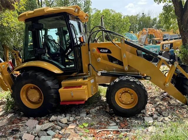 CAT 420 F Ekskavatoriniai krautuvai
