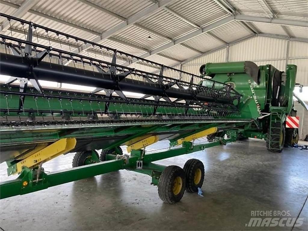 John Deere S 680 Derliaus nuėmimo kombainai