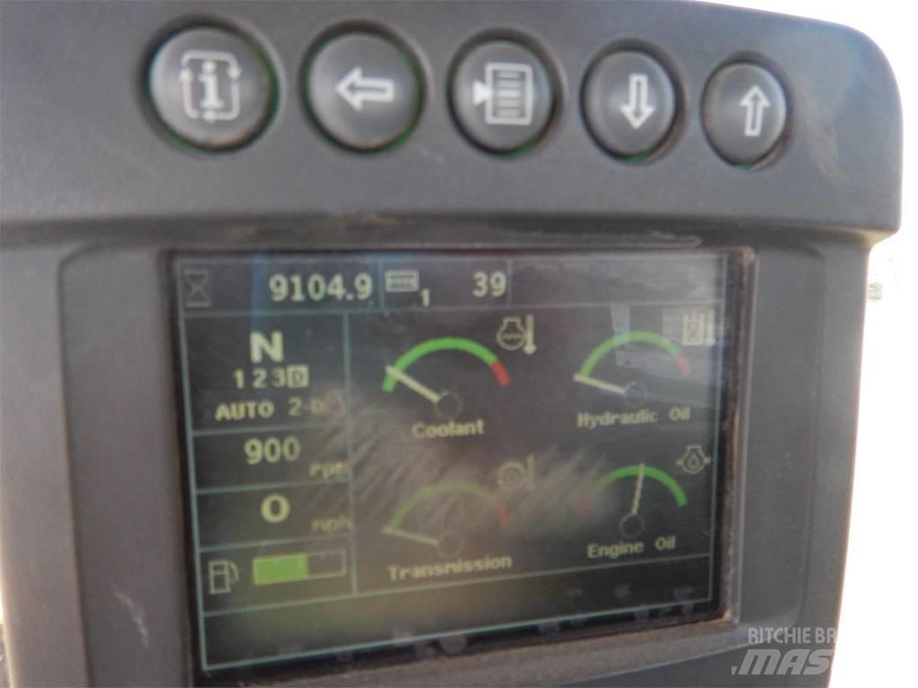 John Deere 524K Naudoti ratiniai krautuvai