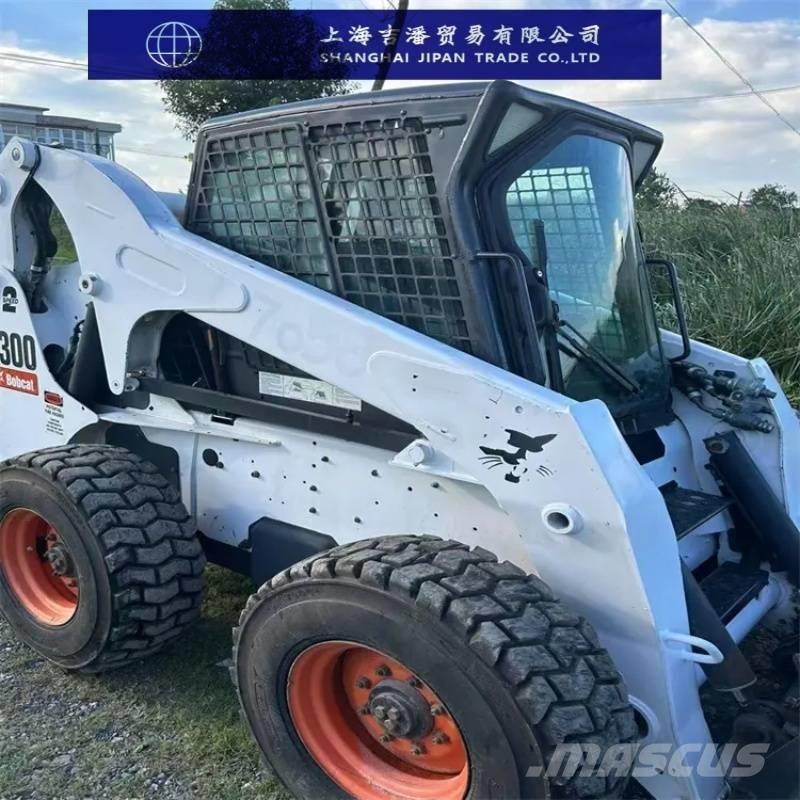 Bobcat s 300 Krautuvai su šoniniu pasukimu