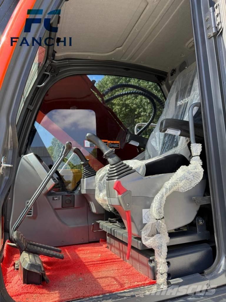 Doosan DX 225 LC Vikšriniai ekskavatoriai