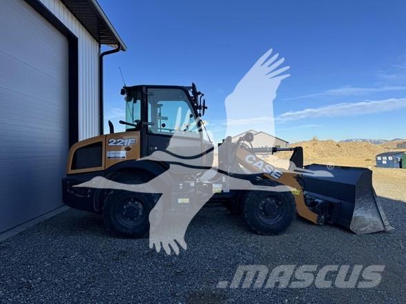 CASE 221F Naudoti ratiniai krautuvai