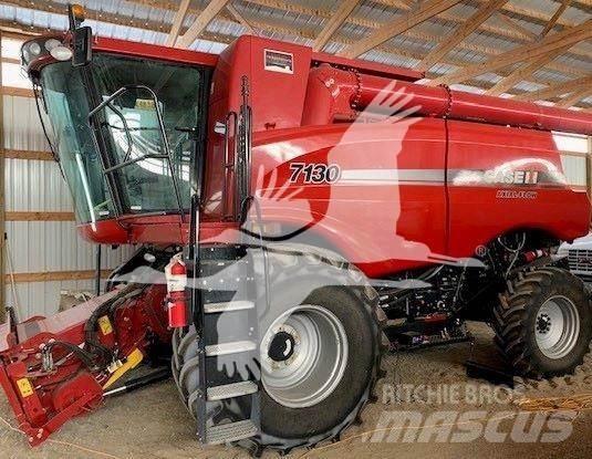 Case IH 7130 Derliaus nuėmimo kombainai
