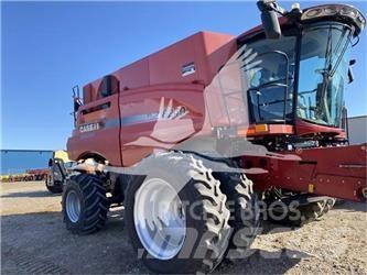 Case IH 8240 Derliaus nuėmimo kombainai
