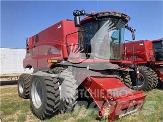Case IH 8250 Derliaus nuėmimo kombainai