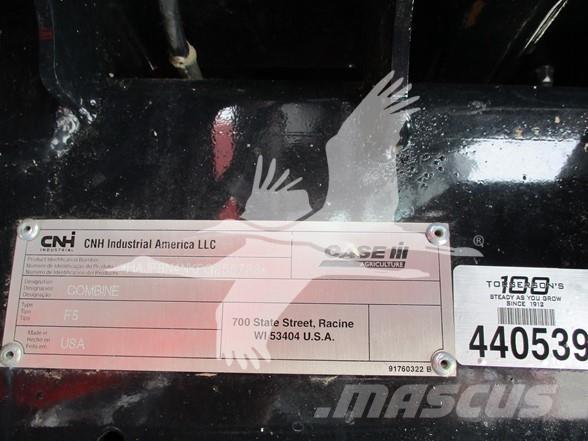 Case IH 8250 Derliaus nuėmimo kombainai