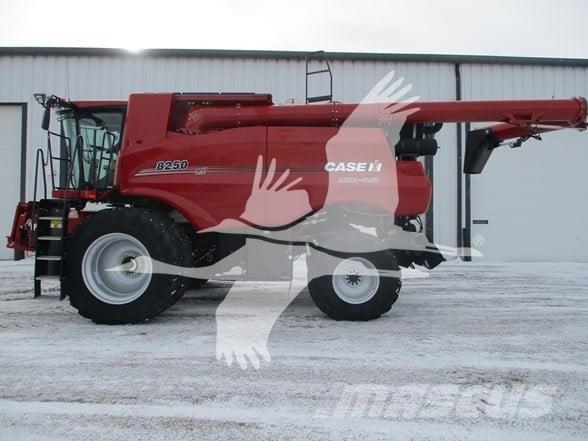 Case IH 8250 Derliaus nuėmimo kombainai