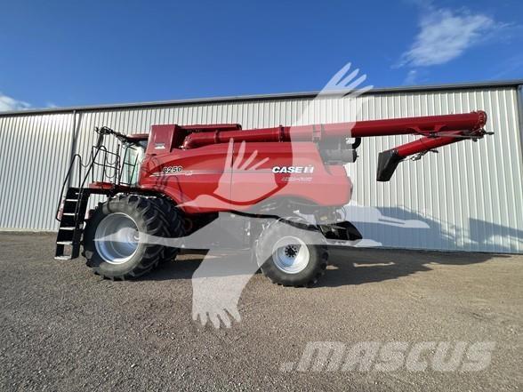 Case IH 8250 Derliaus nuėmimo kombainai