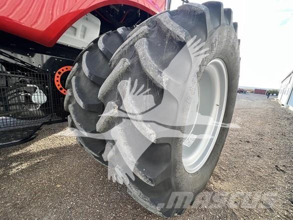 Case IH 8250 Derliaus nuėmimo kombainai