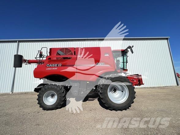 Case IH 8250 Derliaus nuėmimo kombainai