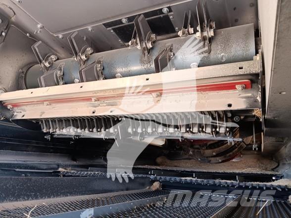 Case IH 8250 Derliaus nuėmimo kombainai