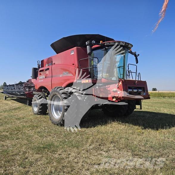 Case IH 8250 Derliaus nuėmimo kombainai
