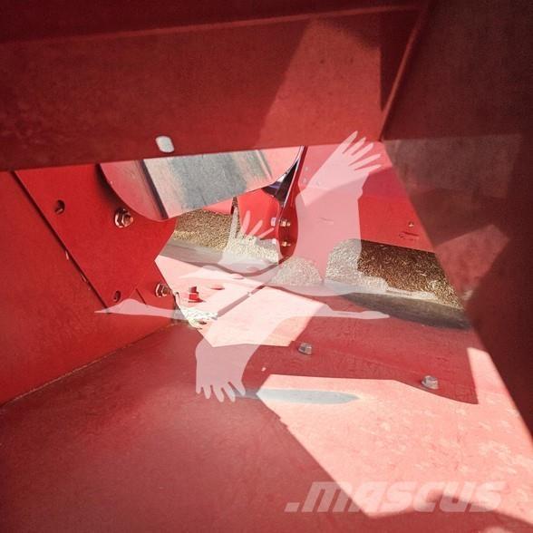 Case IH 8250 Derliaus nuėmimo kombainai