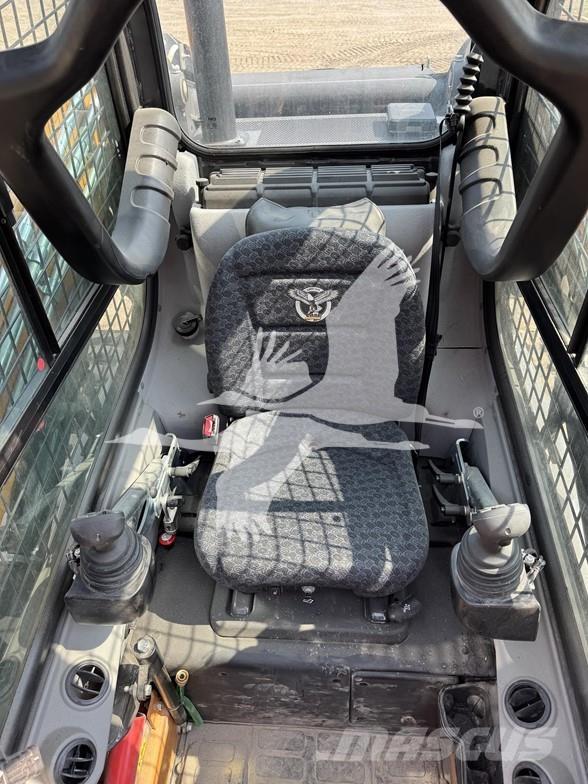 CASE TV450B Krautuvai su šoniniu pasukimu