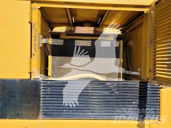 CAT 235 Vikšriniai ekskavatoriai