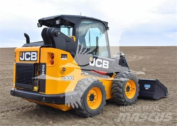 JCB 300 Krautuvai su šoniniu pasukimu