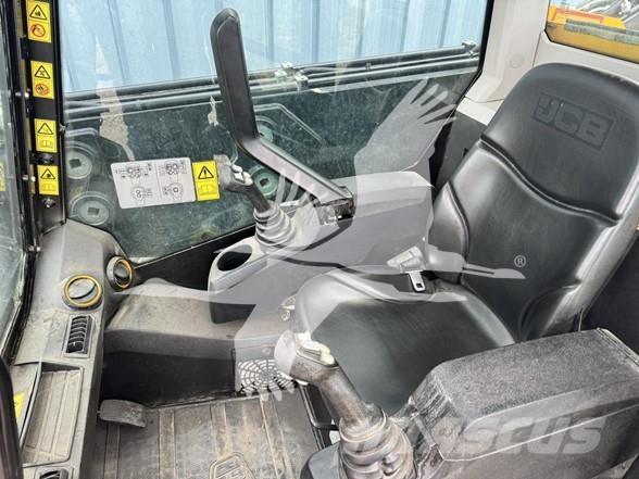 JCB 3TS-8T Krautuvai su šoniniu pasukimu