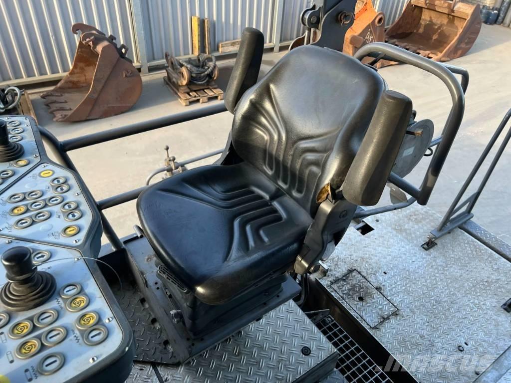 Vögele SUPER 1800-2 Asfalto klotuvai